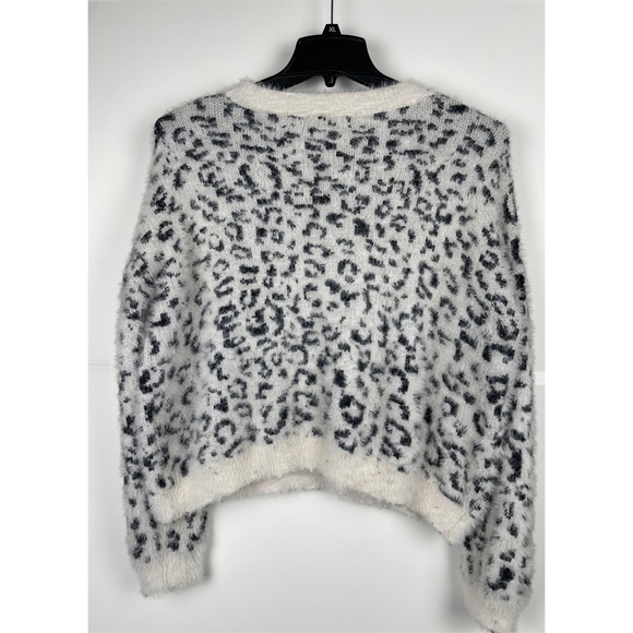 Mi ami Cropped Animal Print Leopard Print Fuzzy Soft Crew Neck Sweater S… - Picture 3 of 9